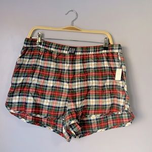GAP holiday shorts